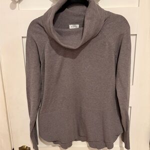 Cyrus Women's Turtleneck Sweater in Heather Gray